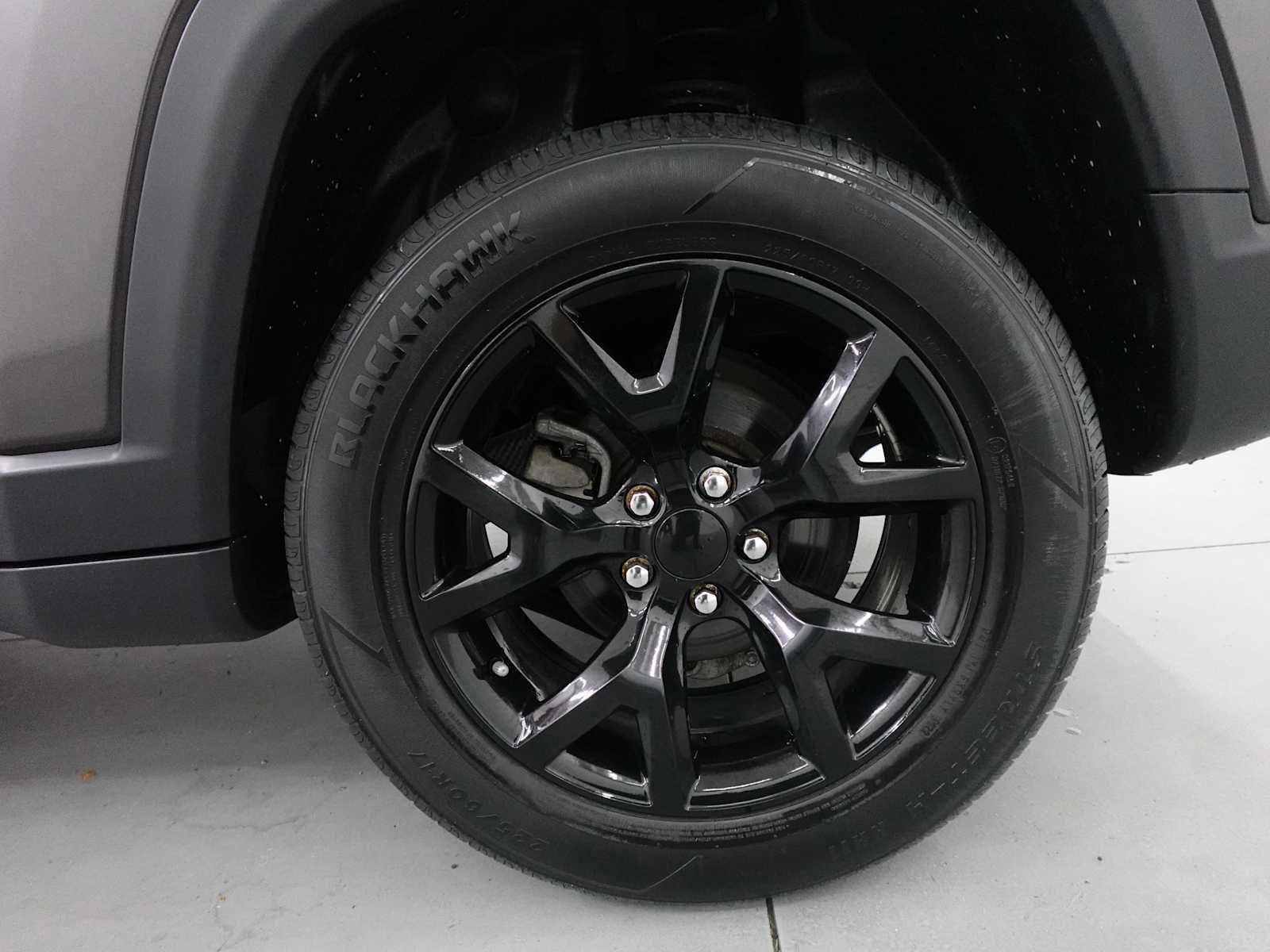 Used 2018 Jeep Compass Latitude w/ Popular Equipment Group AWD/4WD image 9