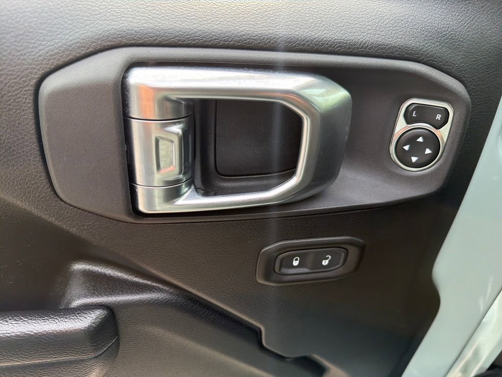 Used 2023 Jeep Wrangler Sport image 17