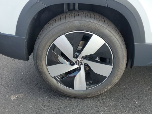 New 2025 Volkswagen Taos S image 5