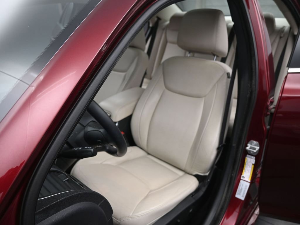 Used 2016 Chrysler 300 Limited image 11
