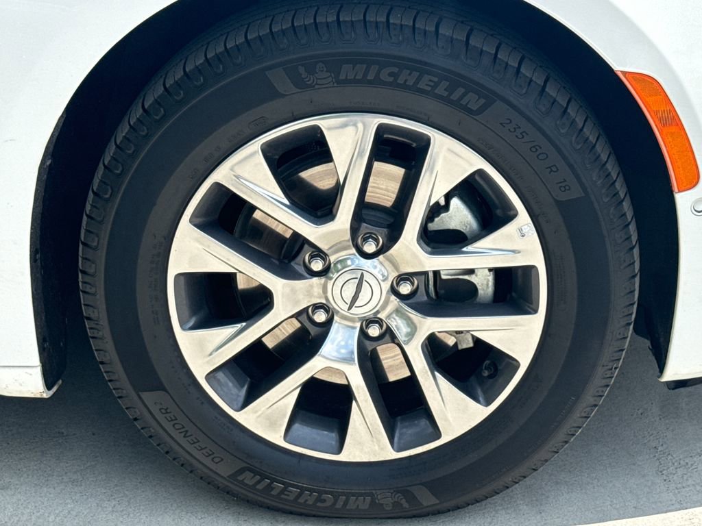 Used 2022 Chrysler Pacifica Pinnacle FWD image 10