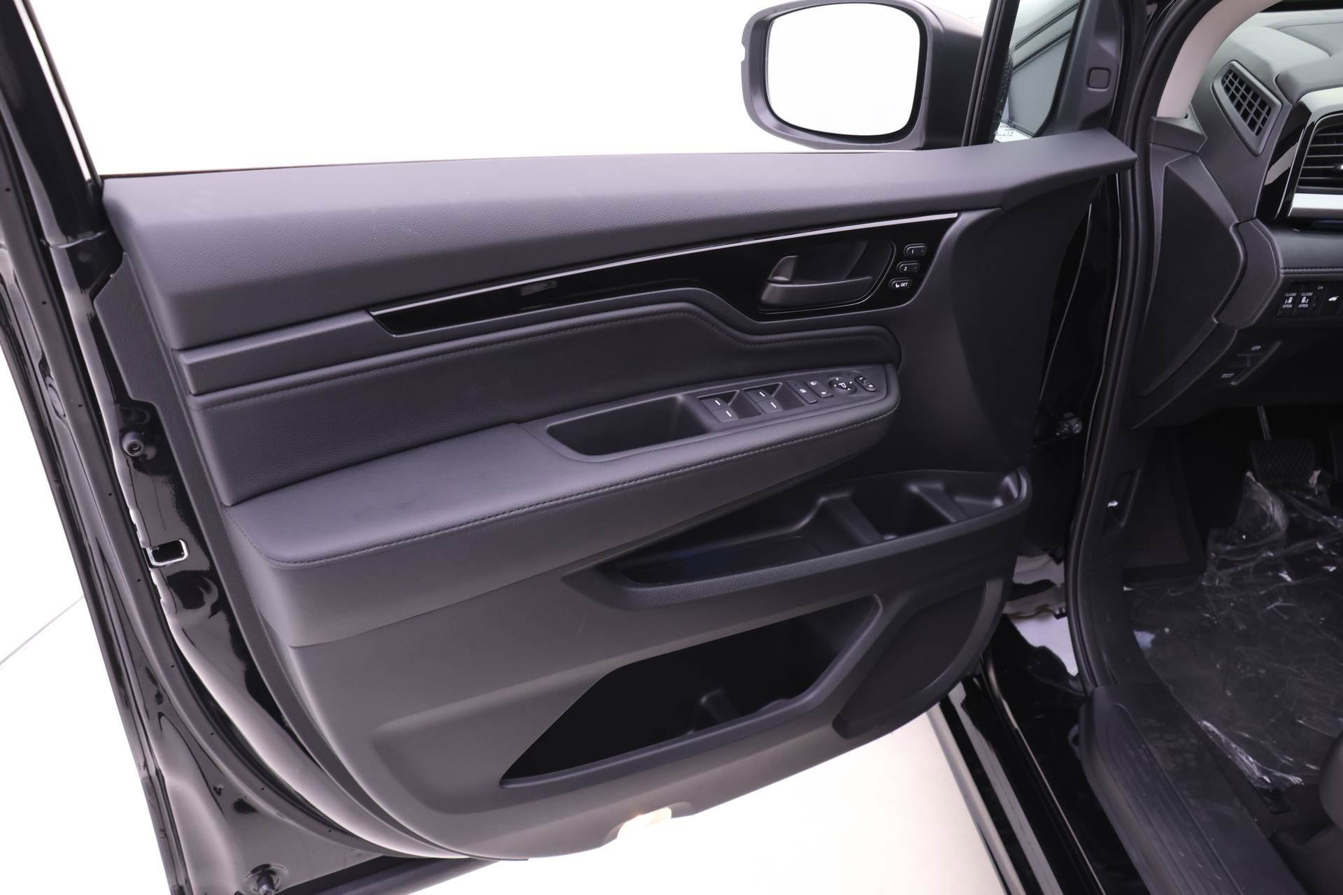 New 2026 Honda Odyssey Touring image 8