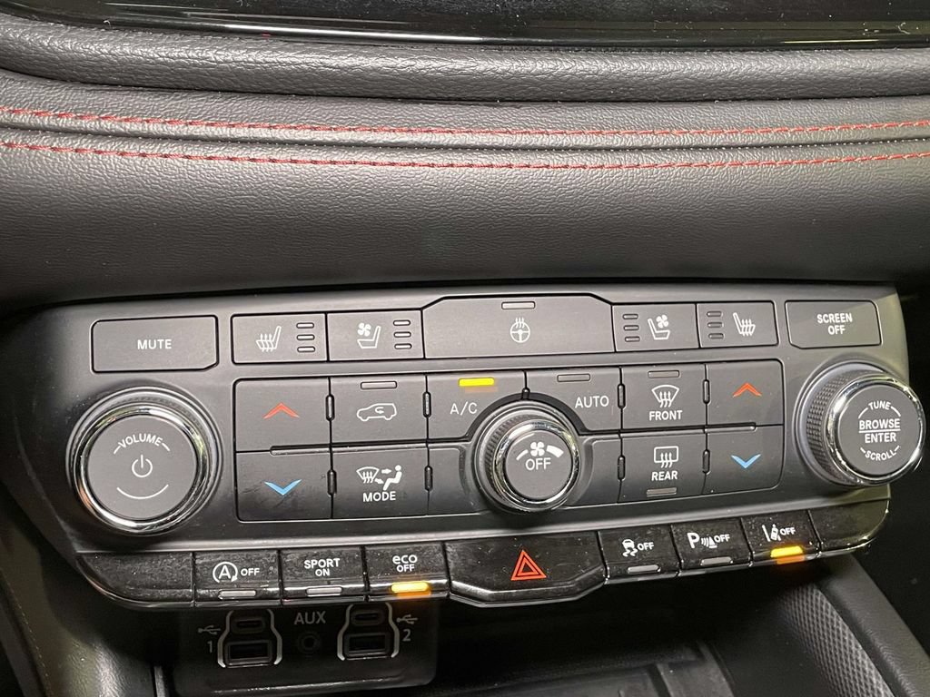 Used 2025 Dodge Durango GT AWD/4WD image 34