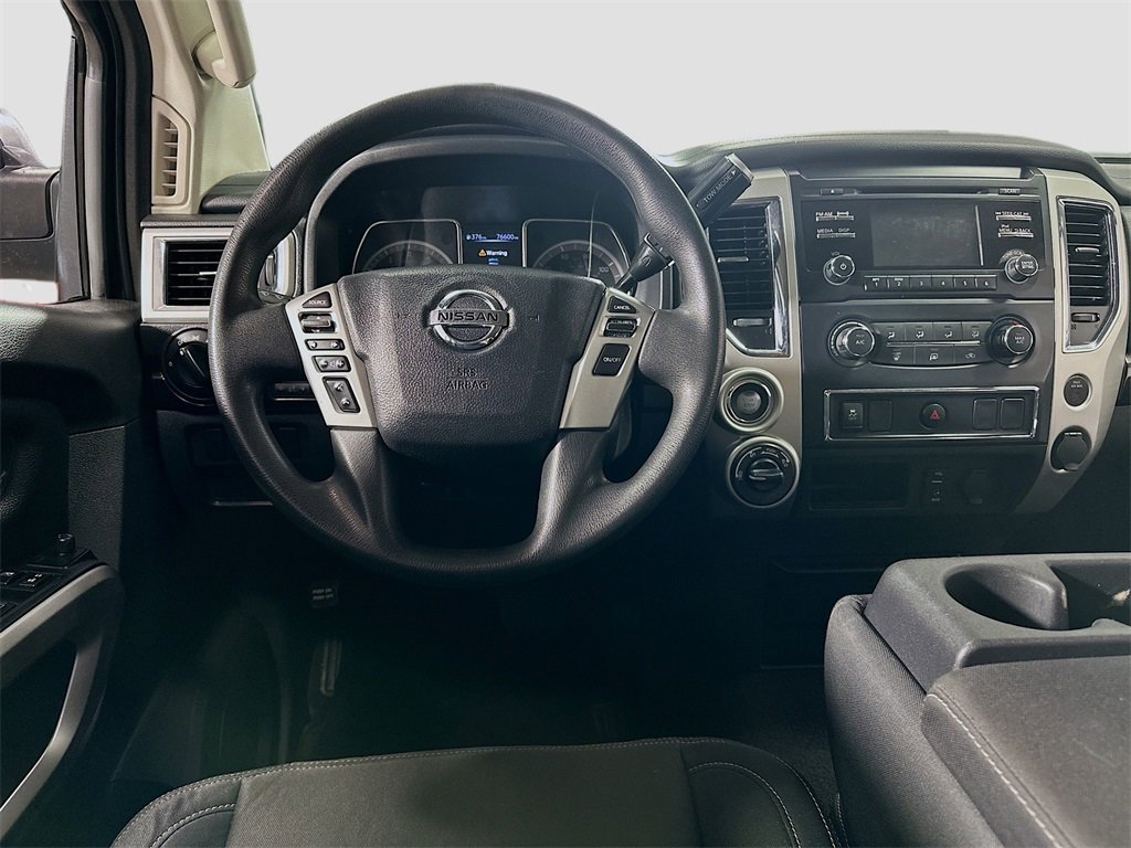 Used 2018 Nissan Titan SV image 21