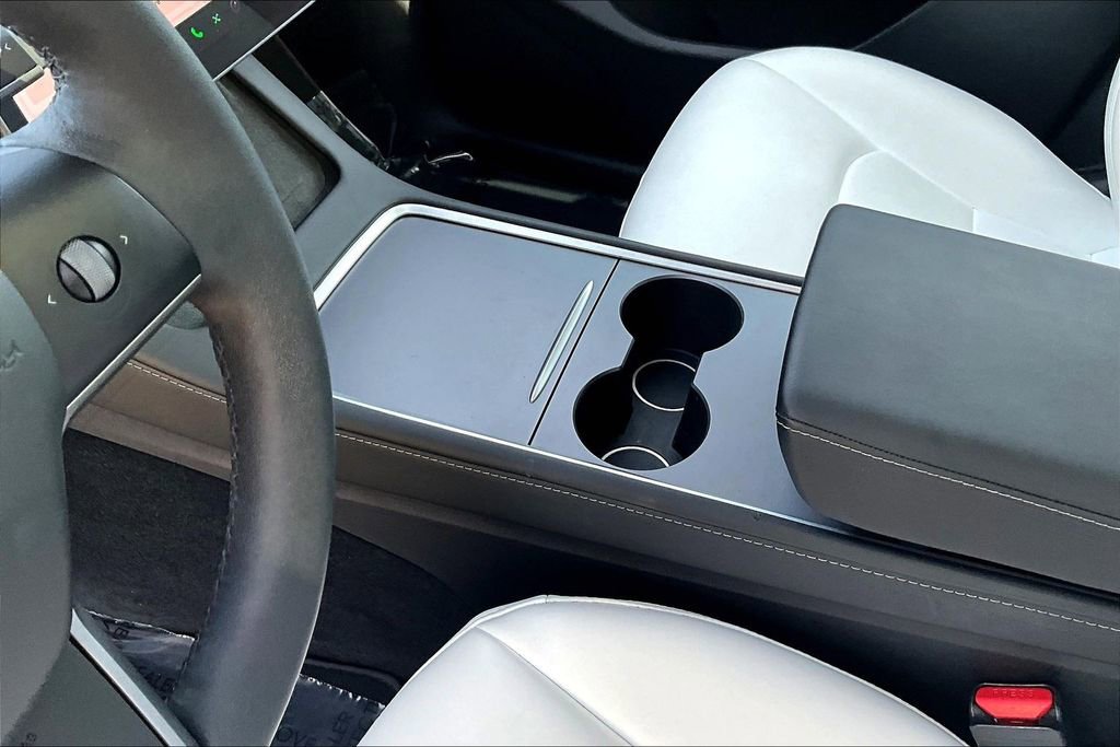 Used 2023 Tesla Model Y Long Range image 17