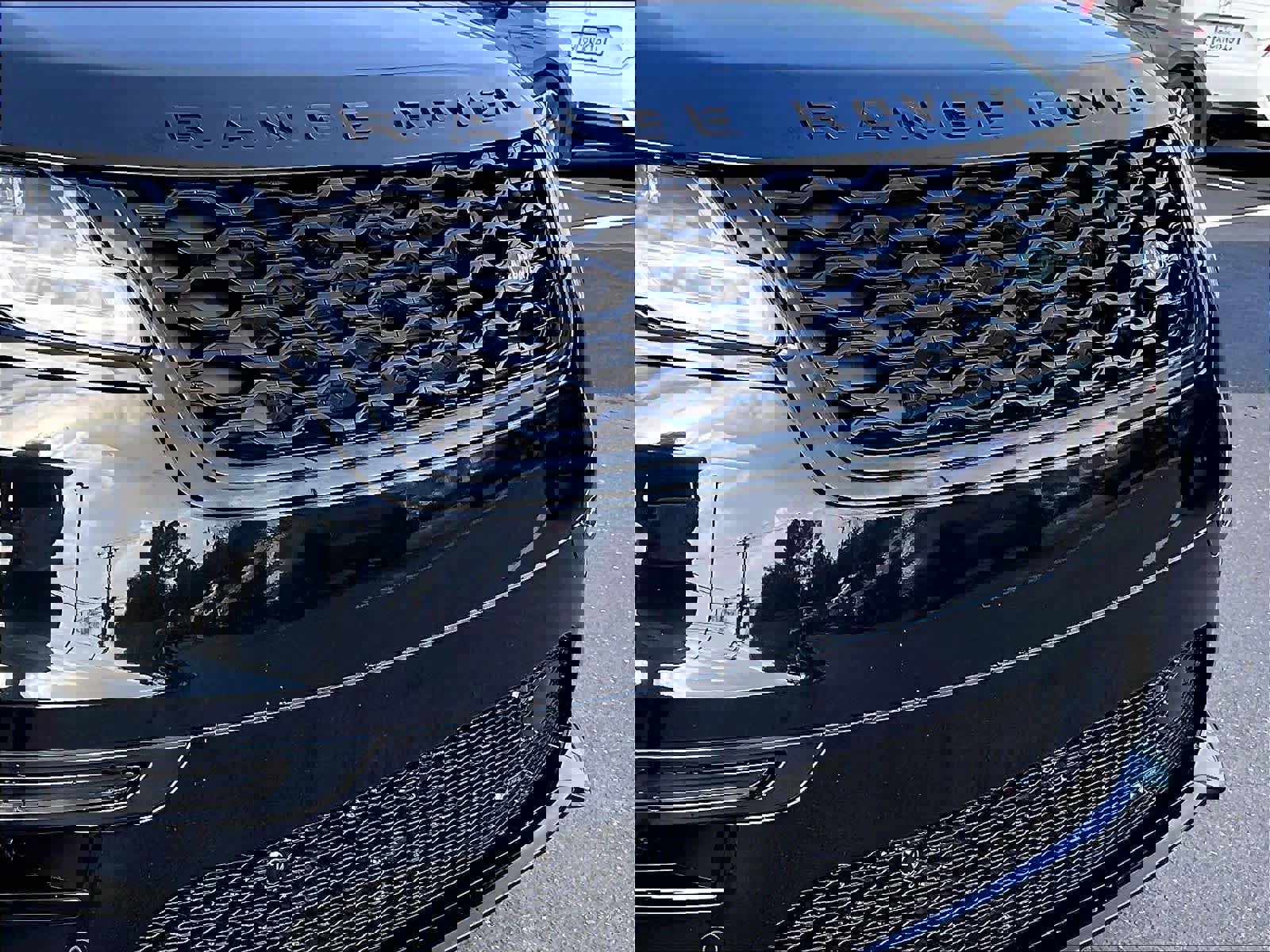 Used 2023 Land Rover Range Rover Velar R-Dynamic S image 31