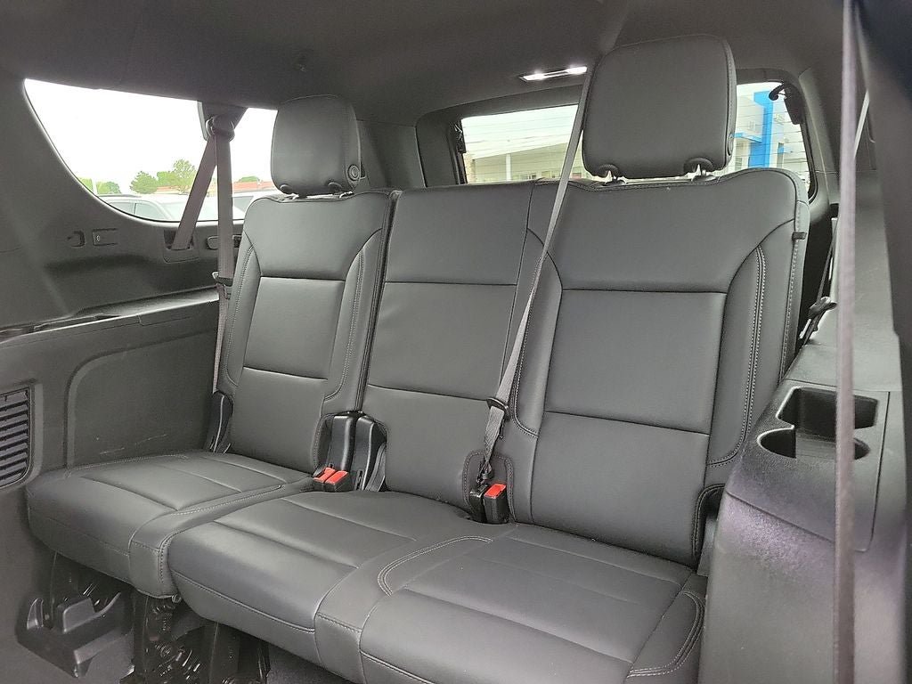 Used 2025 Chevrolet Suburban Z71 AWD/4WD image 9