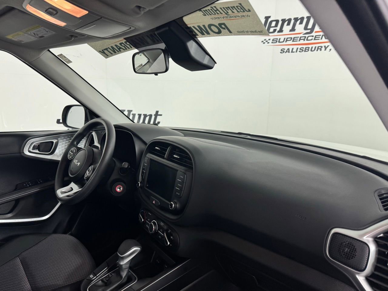 Used 2025 Kia Soul LX w/ LX Technology Package FWD image 40