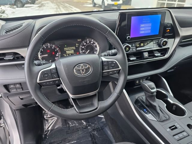 Used 2024 Toyota Highlander LE image 15