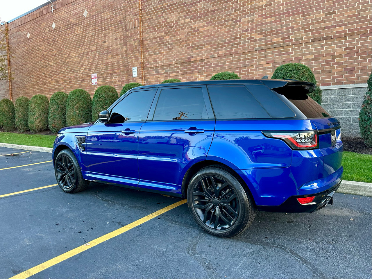 Used 2015 Land Rover Range Rover Sport SVR image 7