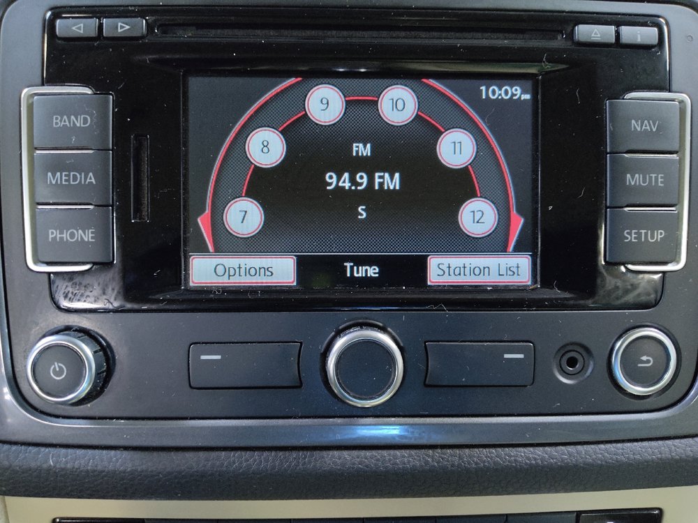 Used 2015 Volkswagen Tiguan SEL AWD/4WD image 25