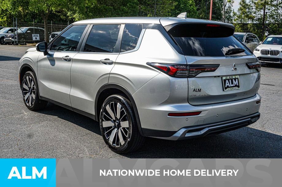 Used 2025 Mitsubishi Outlander SE FWD image 5