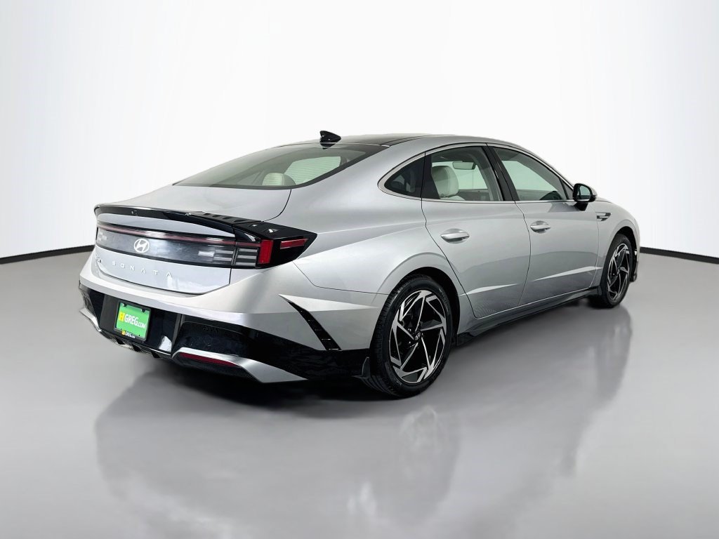 Used 2024 Hyundai Sonata SEL w/ Convenience Package FWD image 10