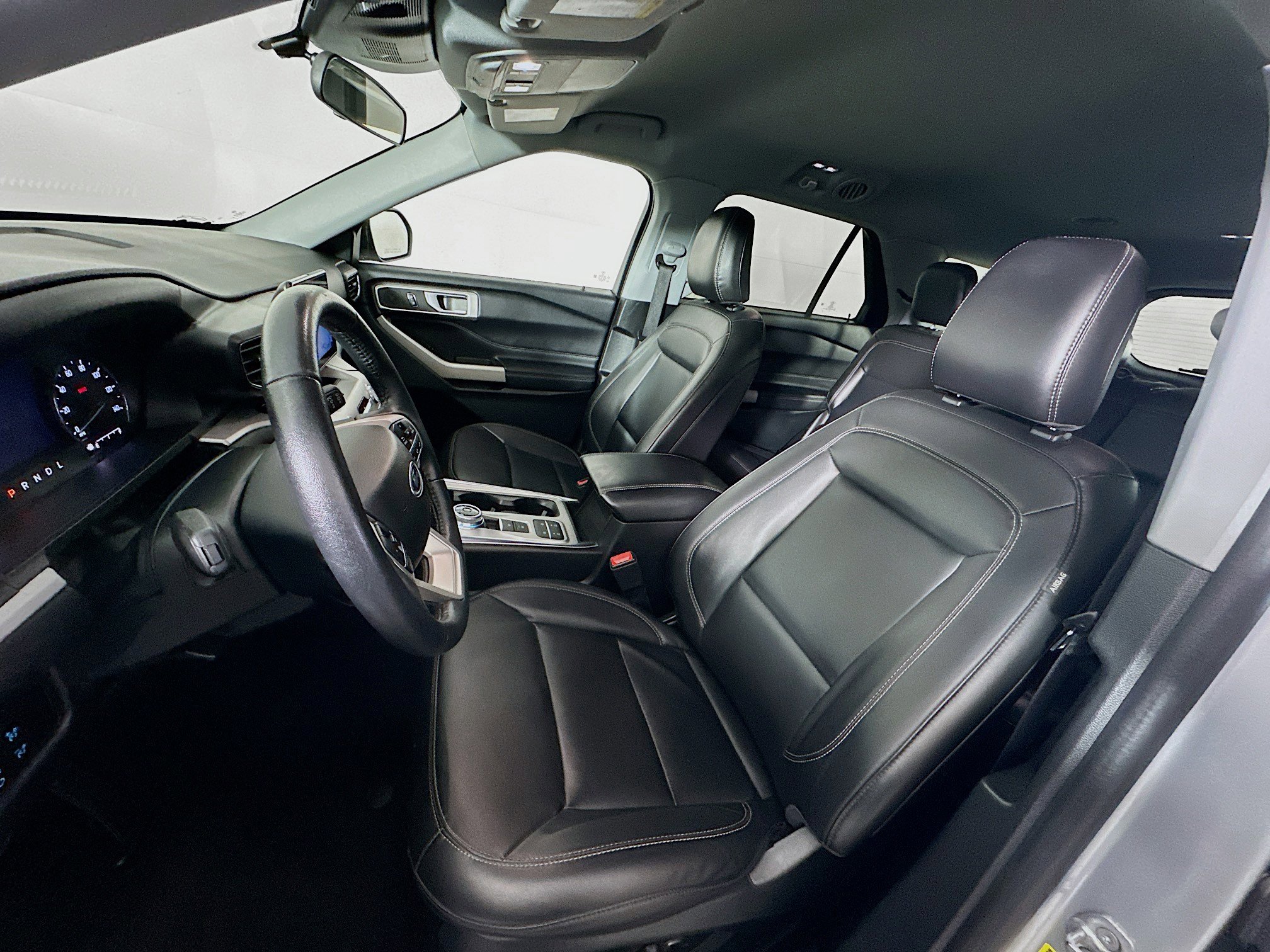 Used 2024 Ford Explorer XLT w/ Equipment Group 202A image 13