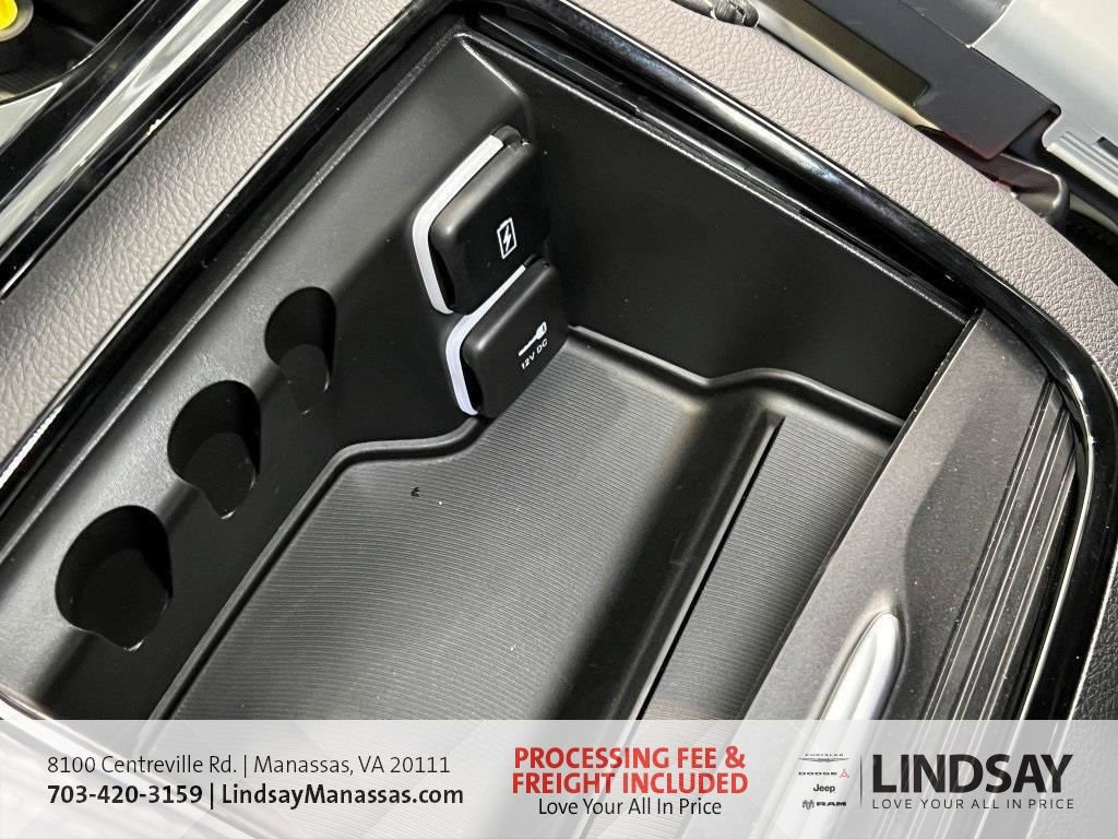 New 2026 Chrysler Pacifica Limited w/ S Appearance Package FWD image 44