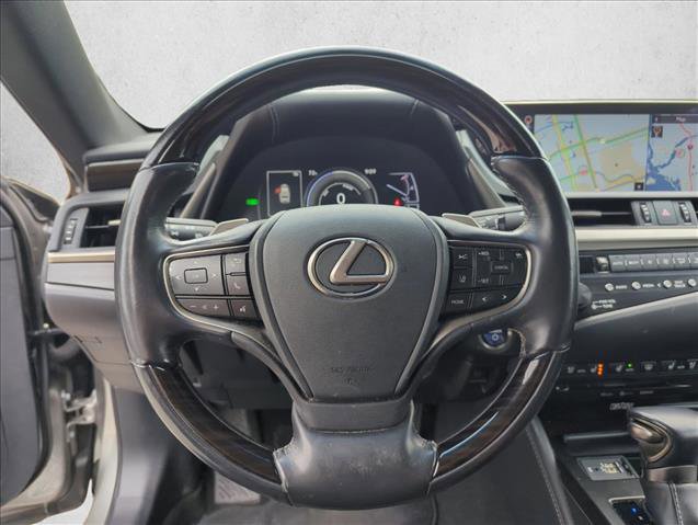 Used 2019 Lexus ES 300h w/ Accessory Package 2 image 15