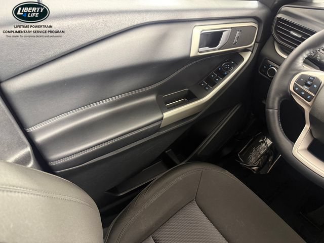 Used 2023 Ford Explorer XLT AWD/4WD image 30