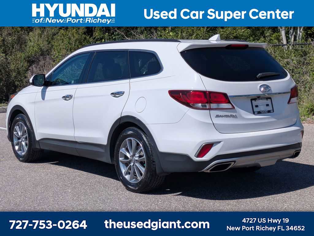 Used 2018 Hyundai Santa Fe SE FWD image 3