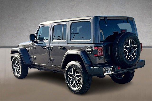 Used 2025 Jeep Wrangler Sahara image 9