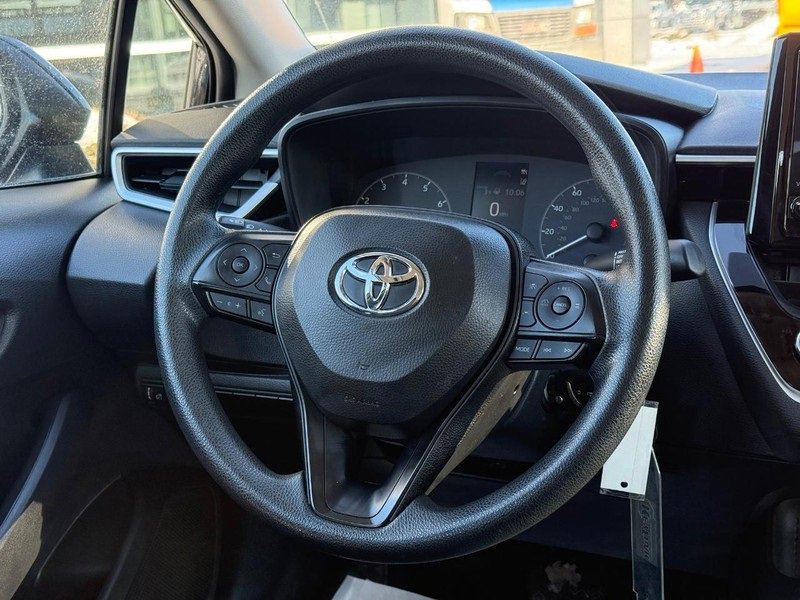 Used 2024 Toyota Corolla LE image 12
