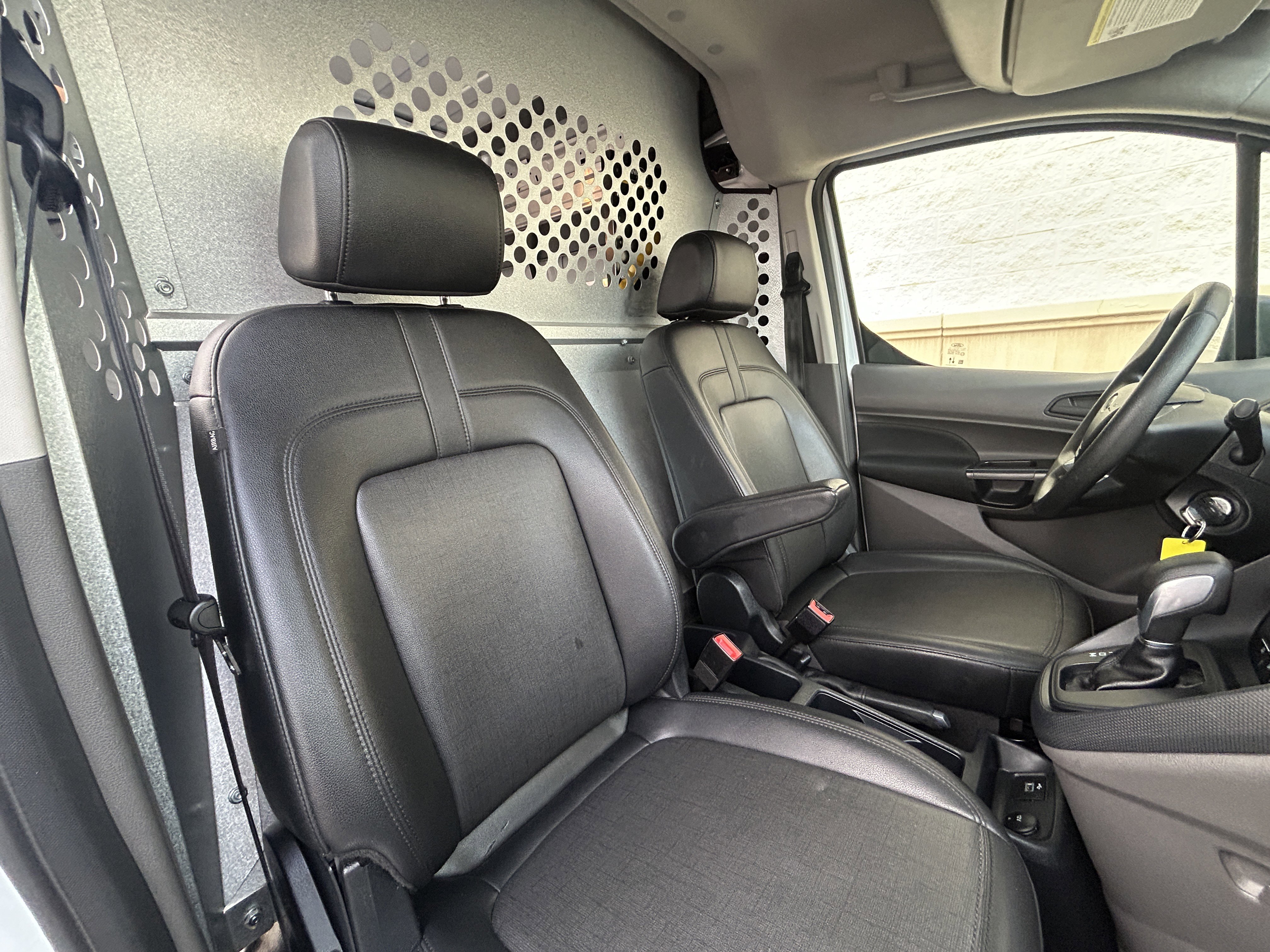 Used 2022 Ford Transit Connect XL image 17