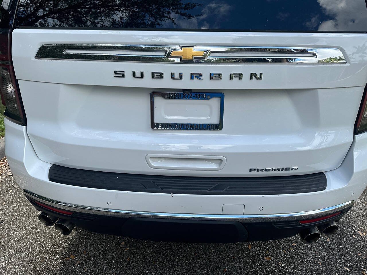 Used 2024 Chevrolet Suburban Premier AWD/4WD image 9