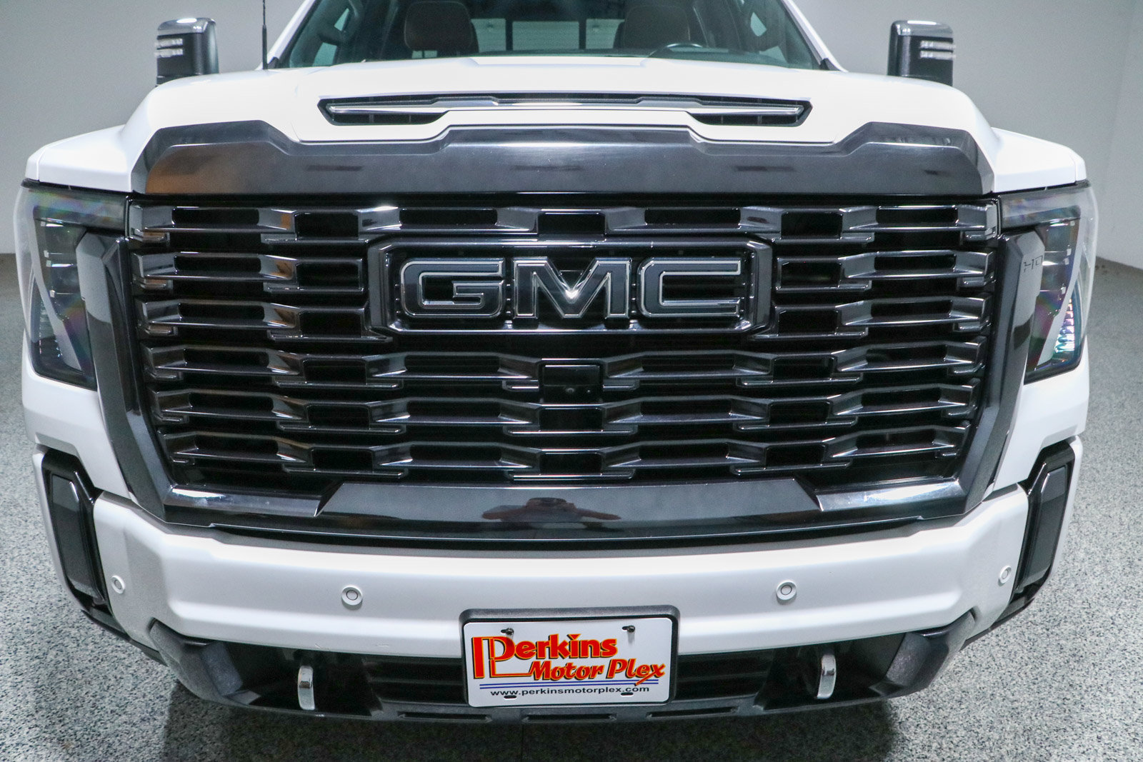 Used 2024 GMC Sierra 2500 Denali Ultimate w/ Max Trailering Package AWD/4WD image 4