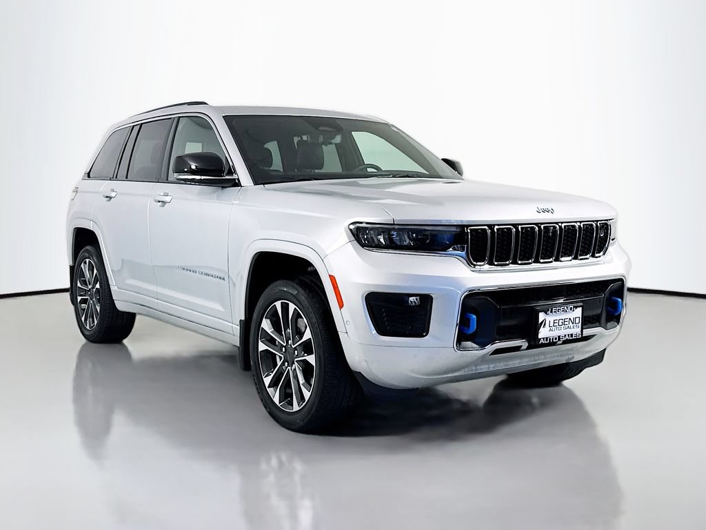 Used 2023 Jeep Grand Cherokee Overland w/ Advanced Protech Group III AWD/4WD image 4