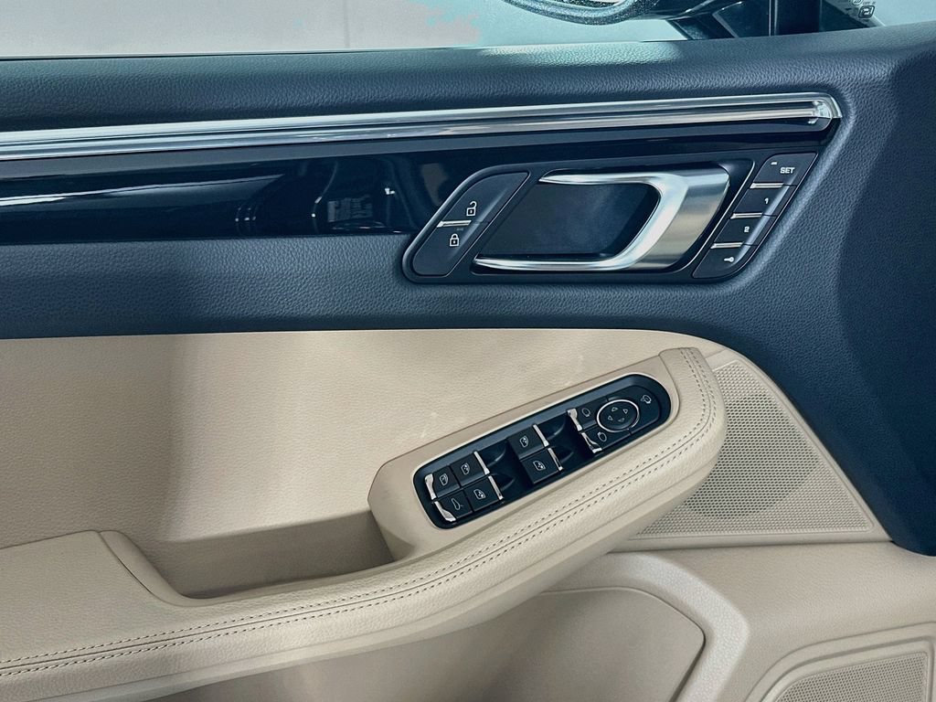 New 2026 Porsche Macan AWD/4WD image 20