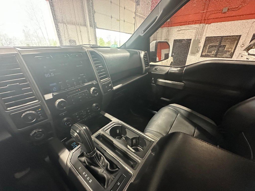Used 2017 Ford F150 Raptor w/ Equipment Group 802A Luxury AWD/4WD image 21