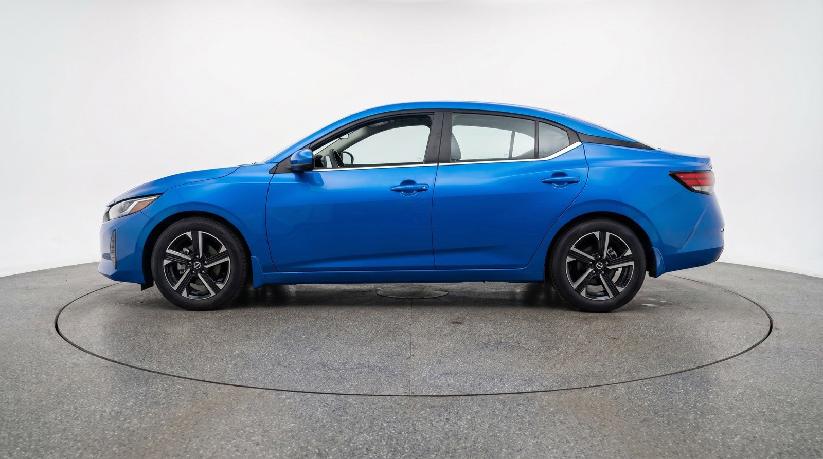 Used 2025 Nissan Sentra SV image 5