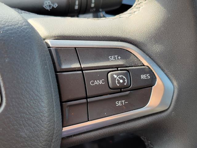 Used 2024 Jeep Compass Latitude AWD/4WD image 17