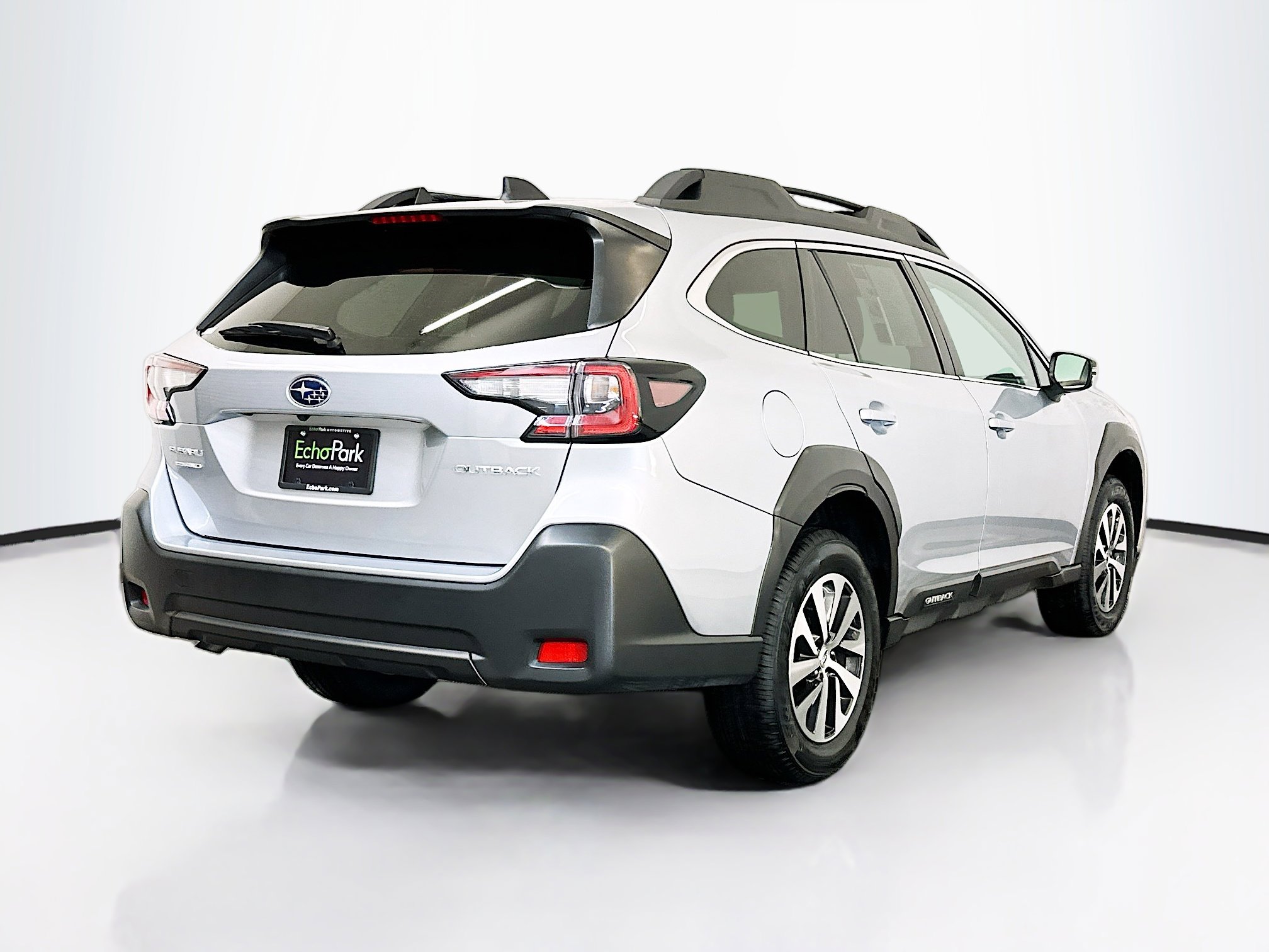 Used 2025 Subaru Outback Premium AWD/4WD image 9