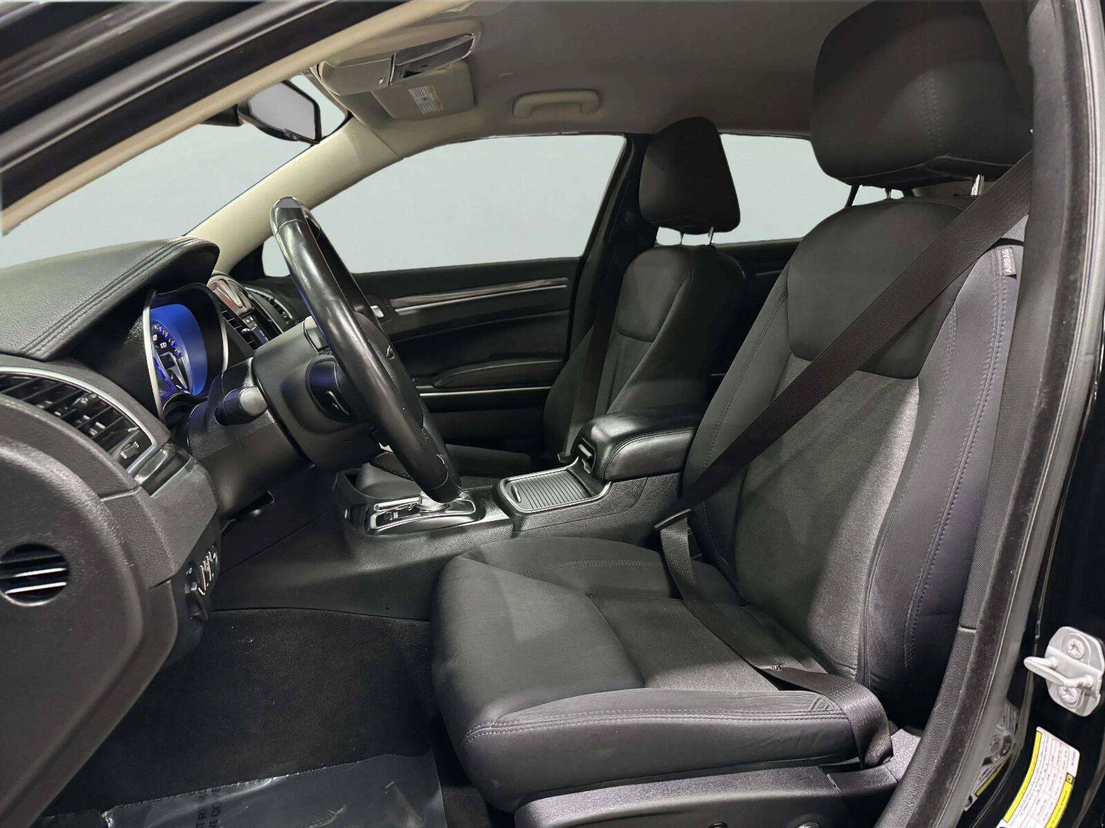 Used 2022 Chrysler 300 Touring w/ Sport Appearance Package RWD image 23