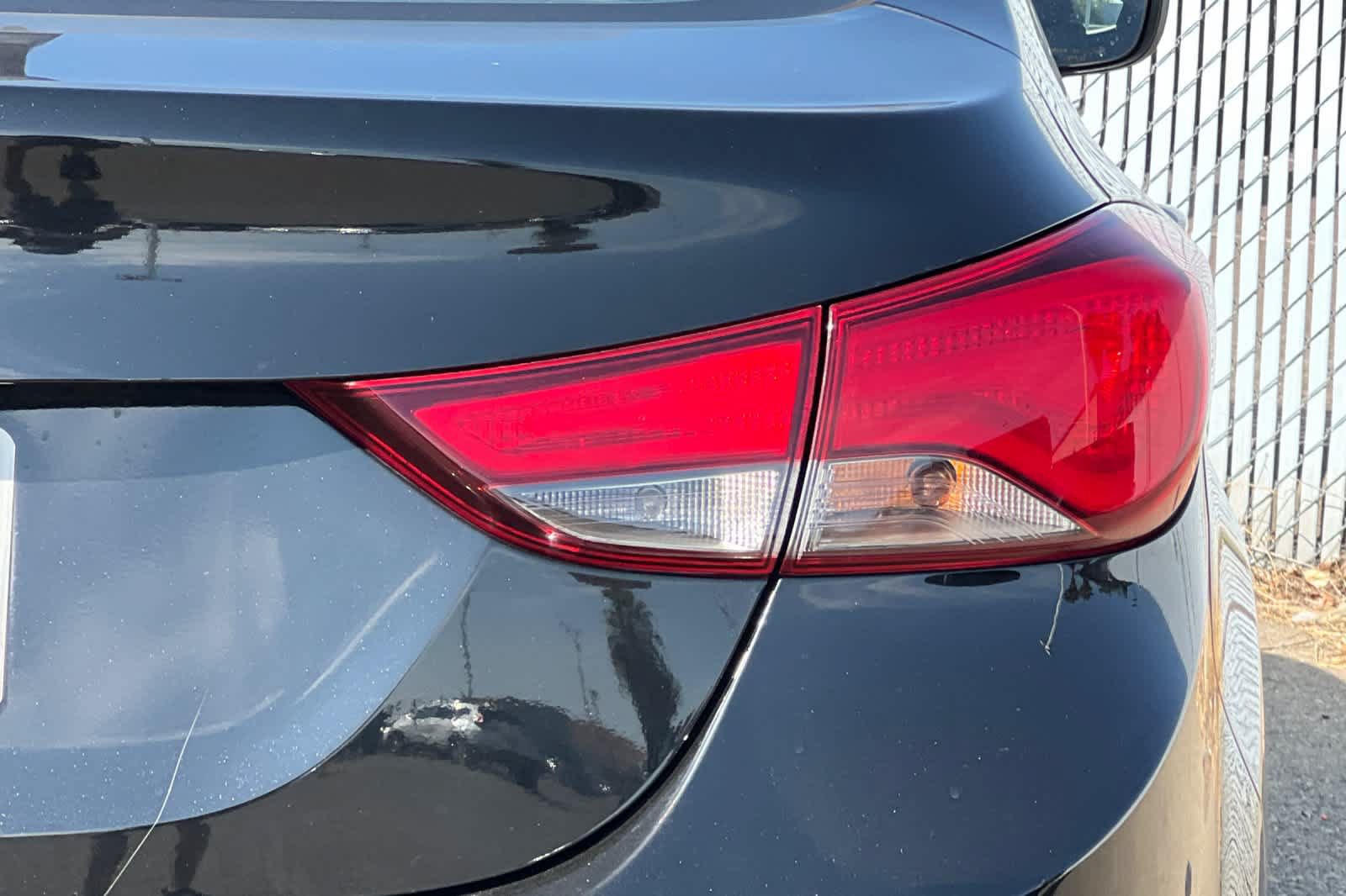 Used 2016 Hyundai Elantra SE FWD image 21