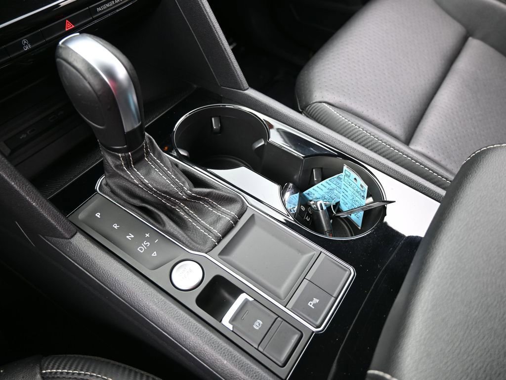 Used 2022 Volkswagen Atlas Cross Sport SE w/ Black Wheel Package image 29