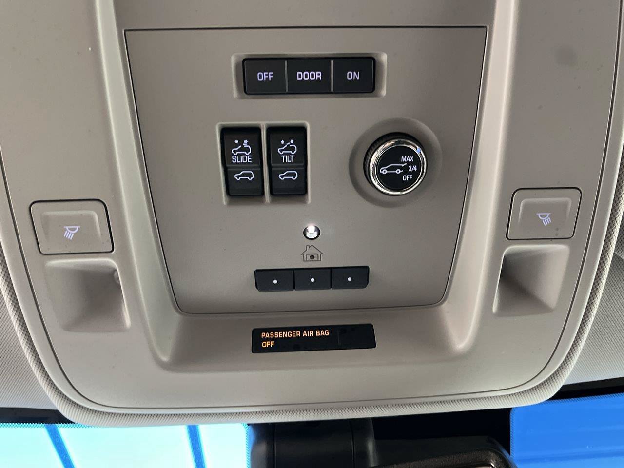 Used 2018 GMC Yukon XL Denali w/ Denali Ultimate Package AWD/4WD image 30