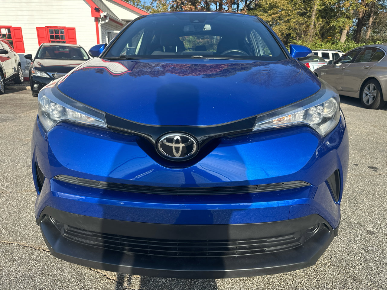 Used 2018 Toyota C-HR XLE image 2