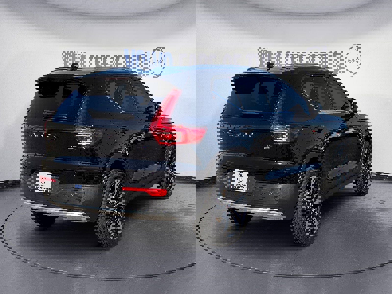 New 2025 Volvo XC40 B5 Plus w/ Protection Package Premier image 5