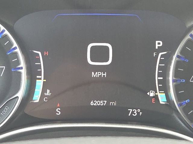 Used 2023 Chrysler Pacifica Touring-L image 48