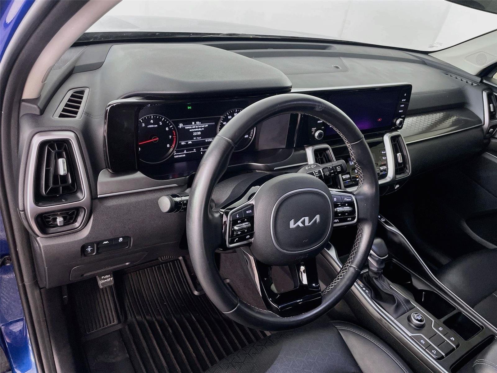 Used 2023 Kia Sorento S w/ Panoramic Sunroof Package FWD image 13