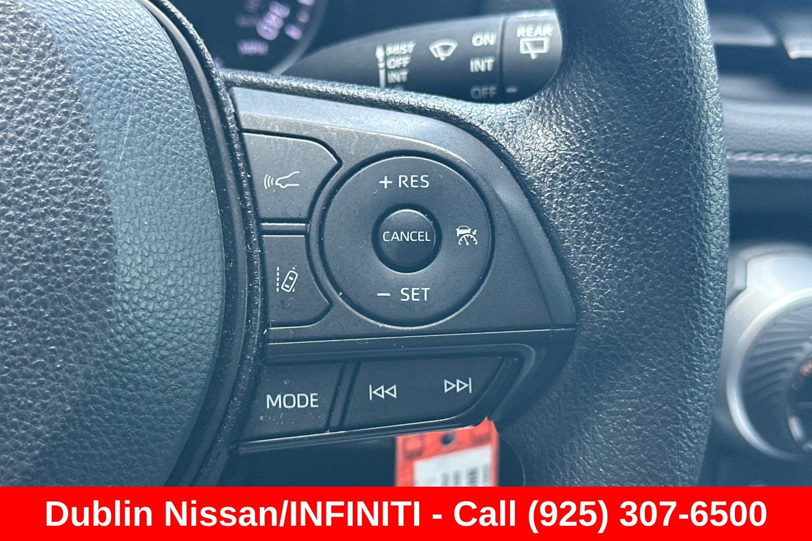Used 2022 Toyota RAV4 LE AWD/4WD image 39