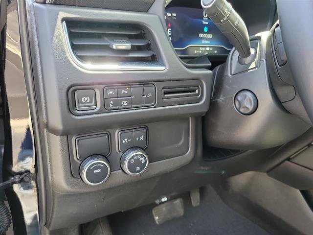 Used 2022 Chevrolet Suburban RST w/ Luxury Package RWD image 41