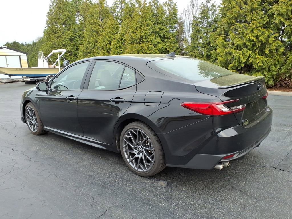Used 2025 Toyota Camry SE w/ Convenience Package image 5