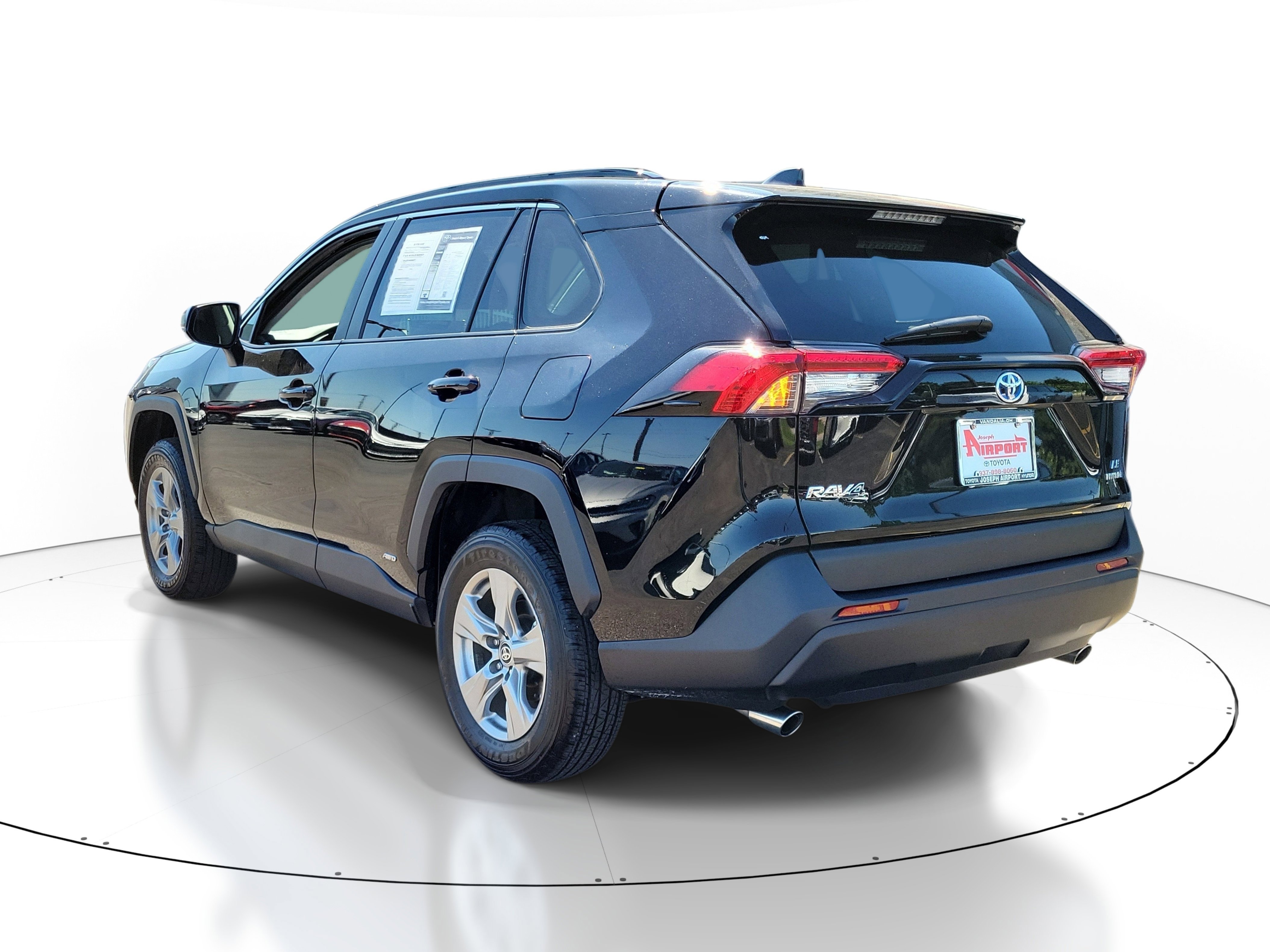 Used 2024 Toyota RAV4 LE AWD/4WD image 3