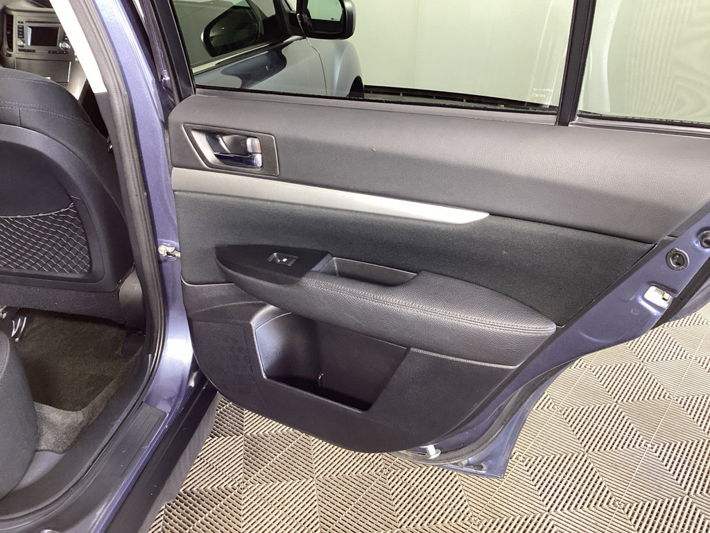 Used 2014 Subaru Outback 2.5i Premium w/ Moonroof Package AWD/4WD image 10