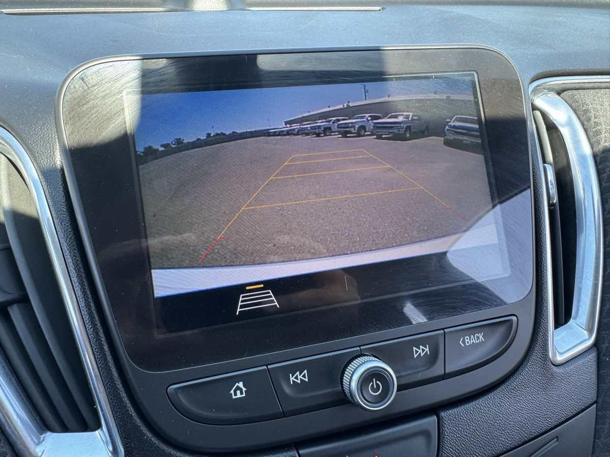 Used 2019 Chevrolet Malibu LT FWD image 29