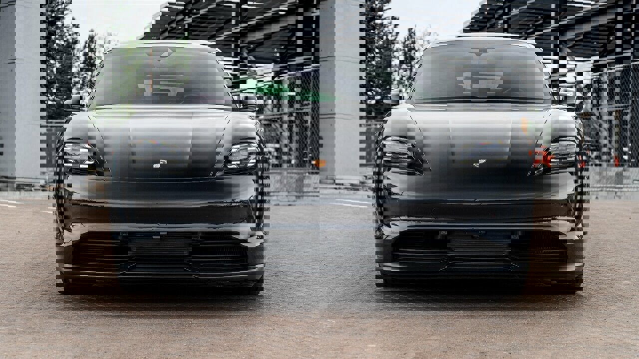 Used 2021 Porsche Taycan 4S image 4