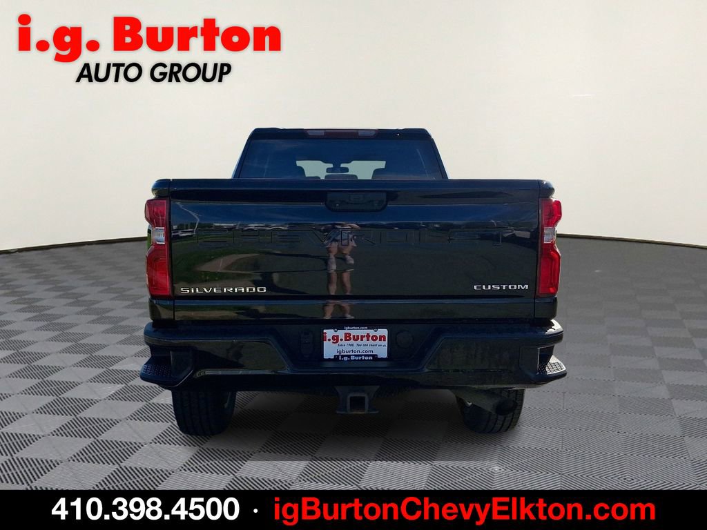Used 2021 Chevrolet Silverado 2500 Custom w/ Custom Value Package image 5