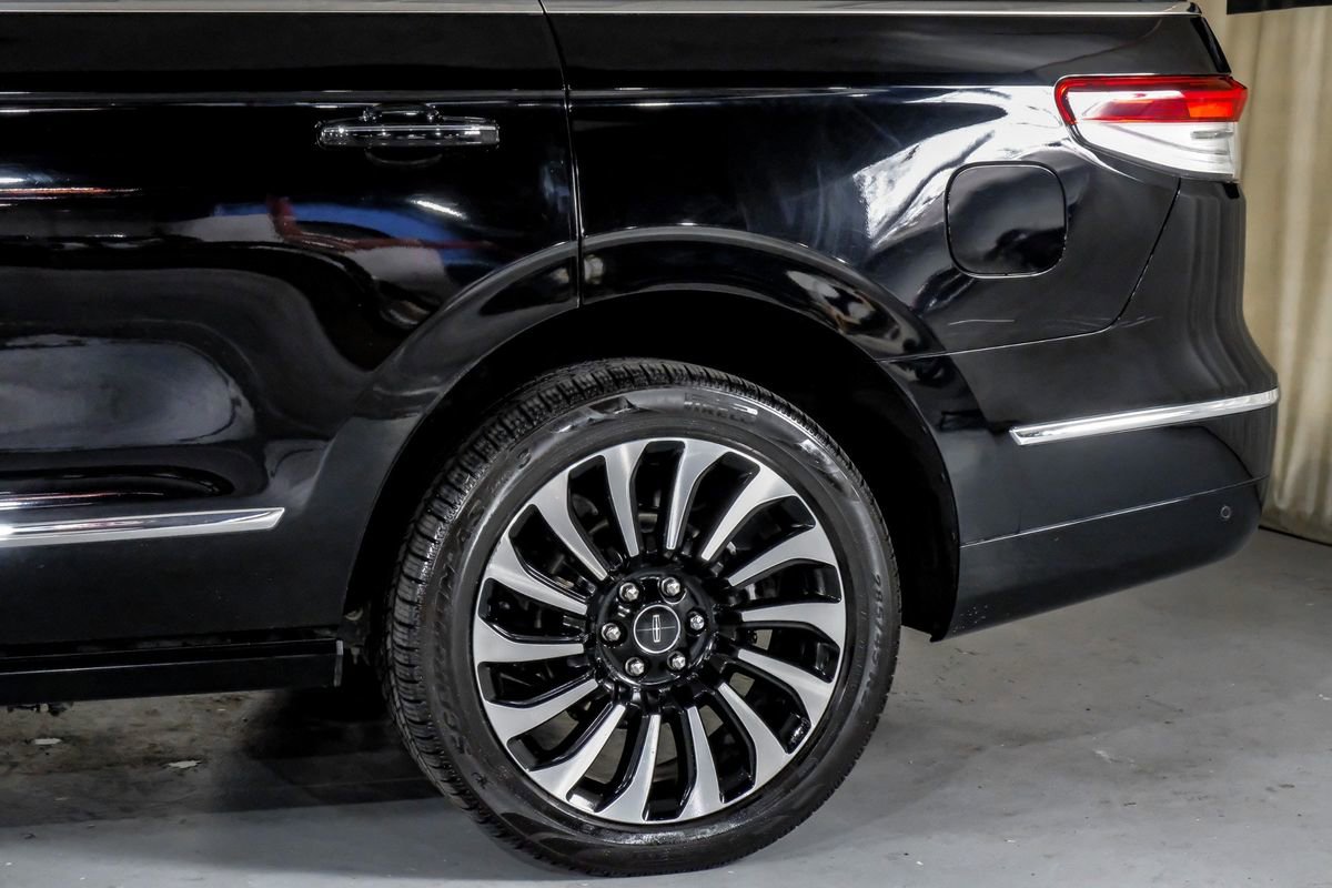 Used 2022 Lincoln Navigator Black Label image 13